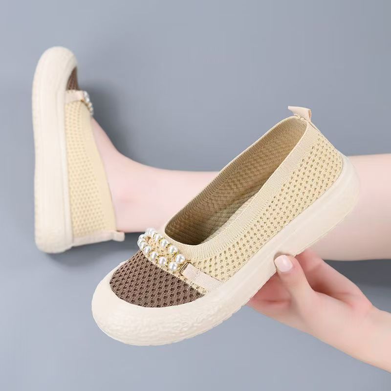 Old Beijing cloth shoes-老北京布鞋