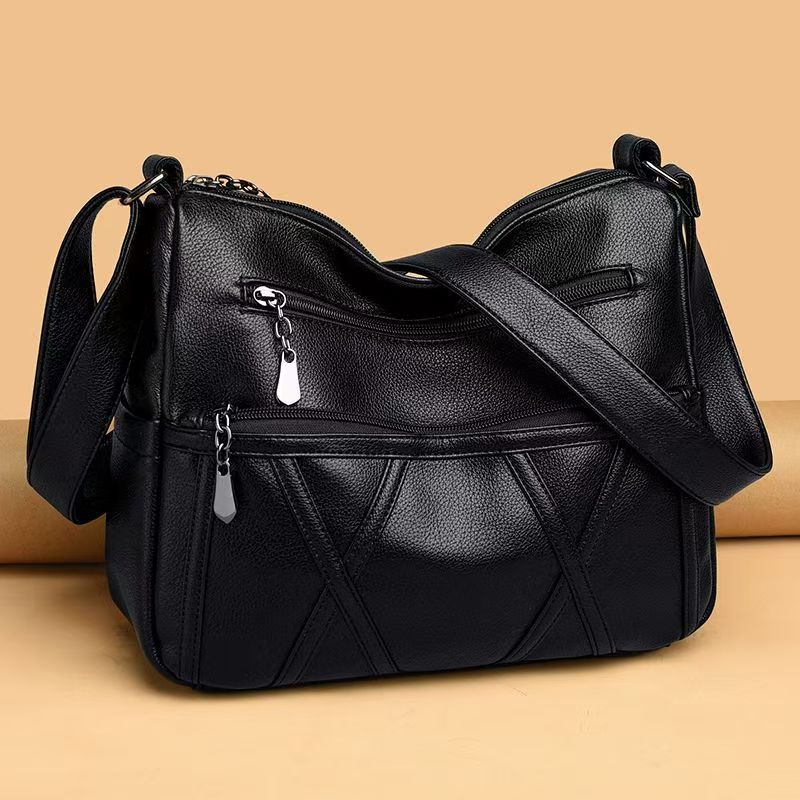 Large-capacity messenger bag