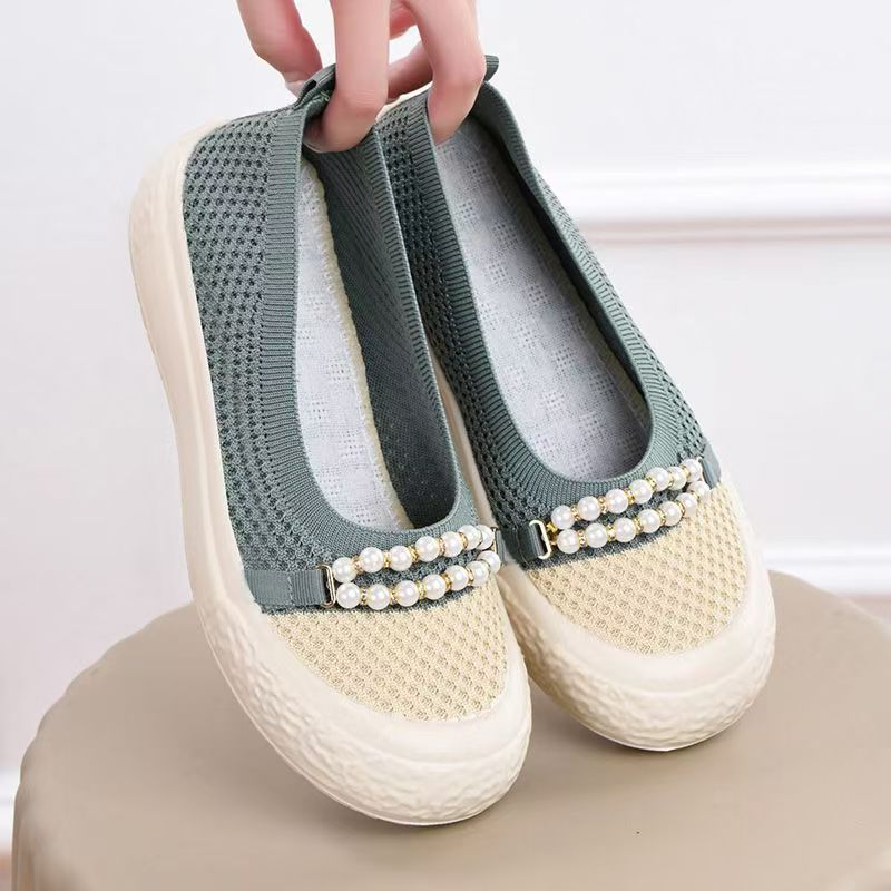 Old Beijing cloth shoes-老北京布鞋