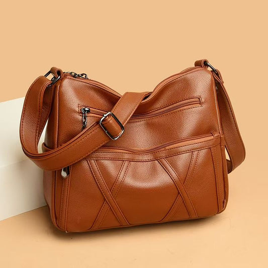 Large-capacity messenger bag